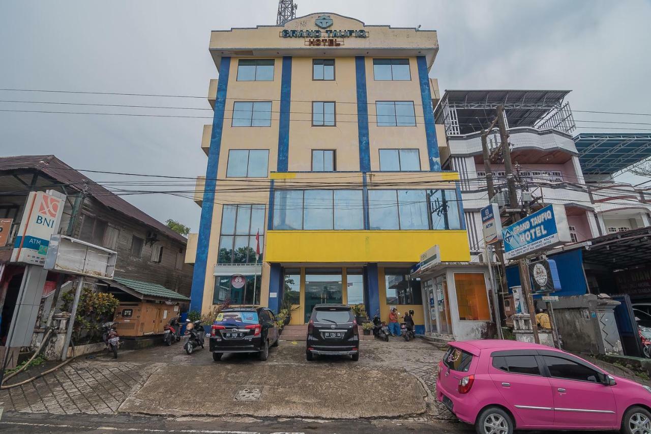 Reddoorz Syariah At Grand Taufiq Tarakan Eksteriør billede