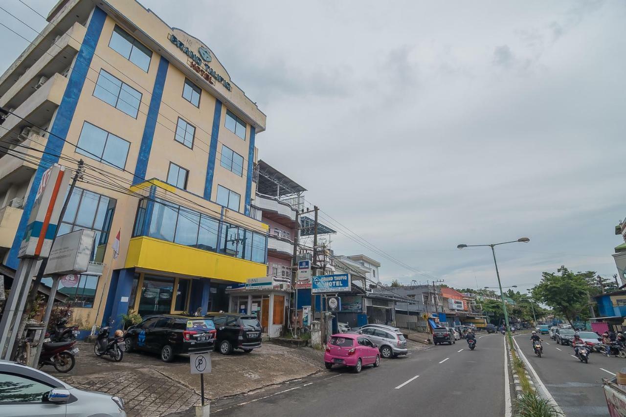 Reddoorz Syariah At Grand Taufiq Tarakan Eksteriør billede